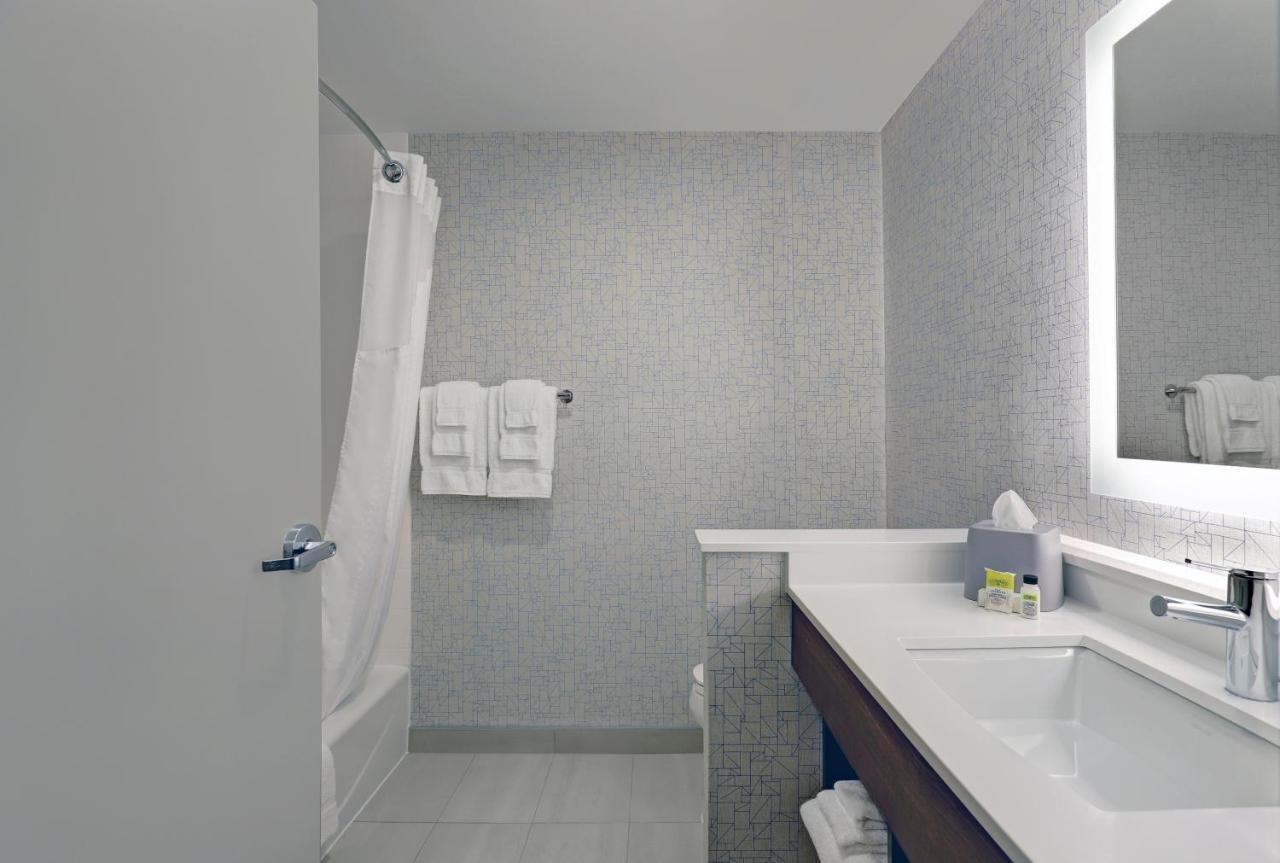 Holiday Inn Express & Suites - Port Elgin Bagian luar foto