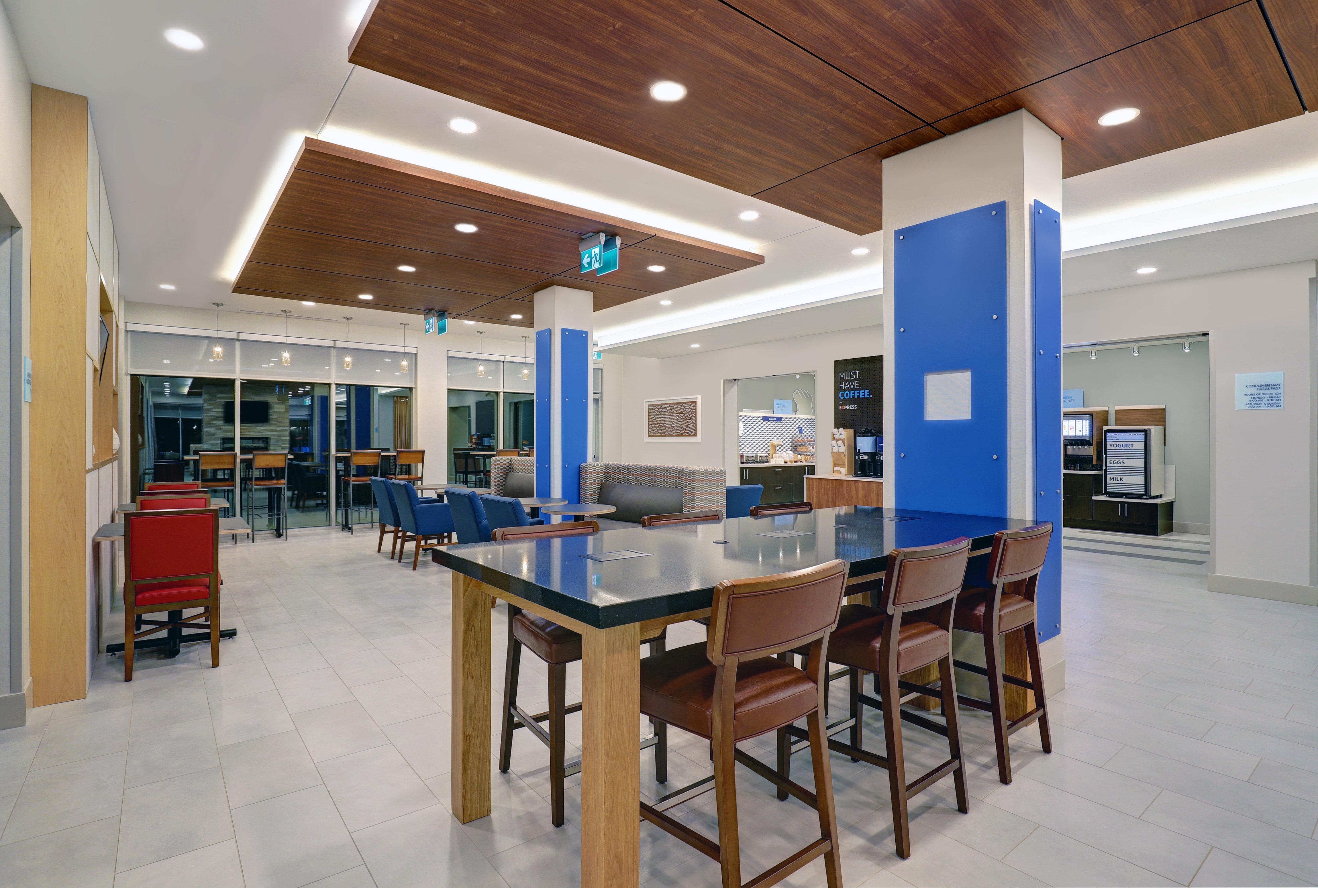 Holiday Inn Express & Suites - Port Elgin Bagian luar foto